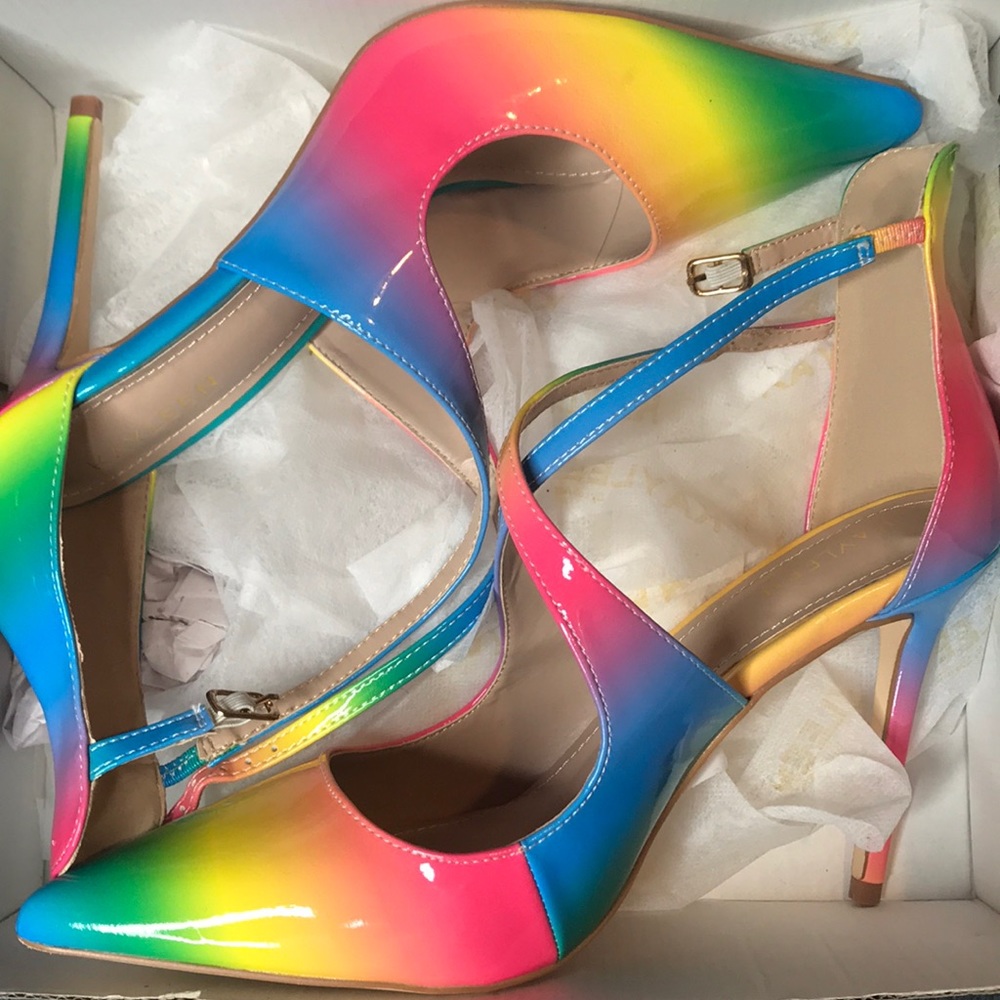 Multi Color Pumps